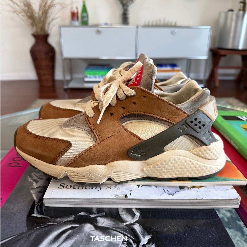 Stussy x Nike Men's Air Huarache LE Desert Oak 2021